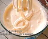 A picture of step 4 of Strawberry Decoration Cake, Chantilly Fraise.