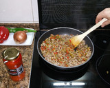 Foto del paso 3 de la receta: Empanada de carne (con tomate, pimiento y cebolla)