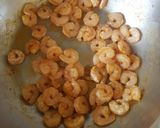 Foto del paso 2 de la receta: Camarones con pimiento y calabacita