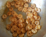 Foto del paso 2 de la receta: Camarones con pimiento y calabacita