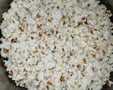 Whip cream popcorn recipe step 1 photo