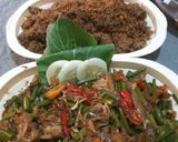 Foto langkah ke 1 dari resep Tumis bunga bawang dan tahu pentol (rasanya nyuss👌).