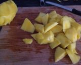 Foto del passaggio 1 della ricetta Smoothie al mango, pesca, zenzero e curcuma