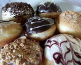Foto langkah ke 9 dari resep Doughnut with Choco and Mix Topping.
