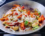 炒抱子甘藍甜椒起司的食譜步驟4照片