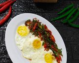 Foto langkah ke 4 dari resep Telur Mata Sapi.