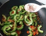 Gambar langkah 3 resipi Peria masak taucu.