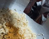 मॅगी भेळ (Maggi bhel recipe in marathi) रेसिपी स्टेप 2 फोटो