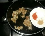 A picture of step 2 of Chicken vegetable Maggi.