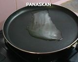 Foto langkah ke 4 dari resep Martabak Telor Sosis Enak dan Sederhana.