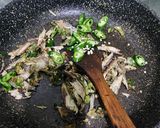 Foto langkah ke 5 dari resep Tongkol Suwir Lombok Ijo.