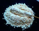 Foto langkah ke 3 dari resep Sosis Goreng Selimut Oat.