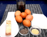 Foto del paso 1 de la receta: Tortilla de 6 huevos con queso gorgonzola y queso de cabra