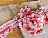 Hình bước làm 1 của món Thịt Ba Chỉ Xào Mắm Ruốc Huế
