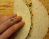 Foto del paso 13 de la receta: Wrap frío de aguacate, atún y surimi 🌯🥑