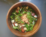 Foto del paso 1 de la receta: Ensalada con aguacate y salmón!