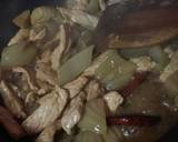 รูปขั้นตอนการทำที่ 4 ของ หมูผัดผักกาดดอง