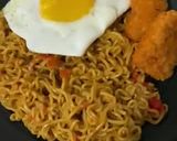 Foto langkah ke 7 dari resep Indomie spicy garlic cheese.