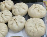 Hình bước làm 7 của món Bánh bao nhân mặn làm 2 cách bằng bột pha sẵn và bột mì đa đụng