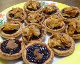 A picture of step 8 of Cornflake Jam Tarts.