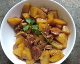 Foto langkah ke 4 dari resep Bistik kentang sosis.