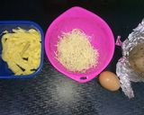 Foto langkah ke 1 dari resep Baked potato with egg and cheese.