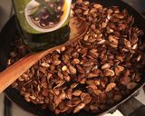 Foto del paso 1 de la receta: Semillas de calabaza asadas