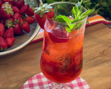 صورة لخطوة 2 من وصفة 🍓 موهيتو الفريز ولا أطيب 🍓