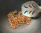 A picture of step 1 of Horsegram kanji (kollu/Kulthi).