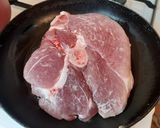 Foto del paso 1 de la receta: Chuleta de Cerdo con Revuelto de Arvejas y Fritas