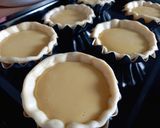 Foto langkah ke 3 dari resep Portuguese Egg Tarts.
