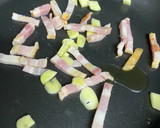 Foto del paso 3 de la receta: Pasta con espinacas frescas, piñones, bacon y queso parmesano