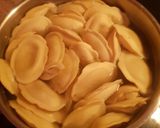 Foto del paso 4 de la receta Tortellini de queso de cabra con miel