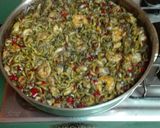 Foto del paso 2 de la receta: Fideuá de mariscos negra