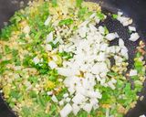 Foto del paso 2 de la receta: Rosada con papas y acelgas