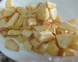 Foto del paso 2 de la receta: Tortilla de berenjenas, calabacín, patatas y cebolla