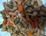 Foto del paso 5 de la receta: Habichuelas y Zanahoria con pollo / Lahme ma'a lubiah