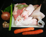 Foto del paso 1 de la receta: Carne de cerdo en gelatina casera