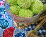A picture of step 6 of Green coconut balls /laddu.