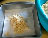 A picture of step 10 of Sweet Tangy Strawberry and Nut Crumble Bar.