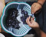Hình bước làm 1 của món Dắt xào xúc bánh tráng