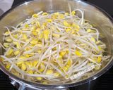 A picture of step 2 of Korean-Style Cold Soybean Sprout Salad.