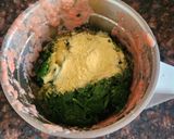 A picture of step 7 of Sarson ka saag.