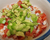 Foto del paso 3 de la receta: Ensalada con pollo y aguacate