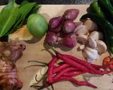Foto langkah ke 1 dari resep Baby cumi asin cabe hijau🐙.