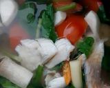 รูปขั้นตอนการทำที่ 1 ของ "ต้มยำปลาทับทิมน้ำใส"Spicy Fish Clear Soup🐟🥣🌿