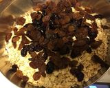 Foto del passaggio 2 della ricetta Barrette di avena e frutta disidratata