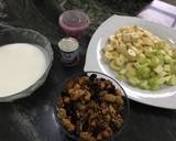 Granola parfait recipe step 1 photo