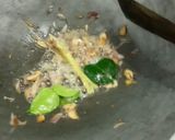 Foto langkah ke 2 dari resep 135. Opor telur ceplok.