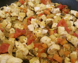 Foto del paso 3 de la receta: Couscous con verduras, pollo y 1000 especies